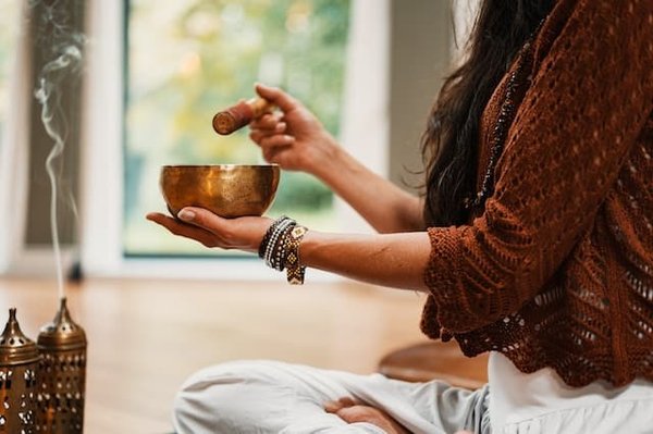 10 astuces pour intégrer la méditation dans votre routine quotidienne de bien-être