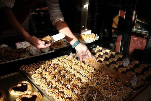 Astuces pour contrôler son appétit et éviter les excès alimentaires